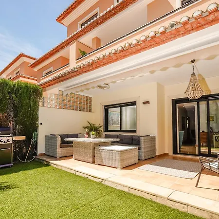 Luxury 5-bedroom Townhouse In Jardines Del Pla, Javea 250m From The Arenal *